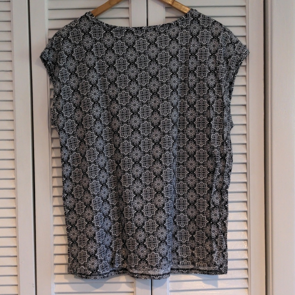 Large Loft Patterned Top - Picture 3 of 4